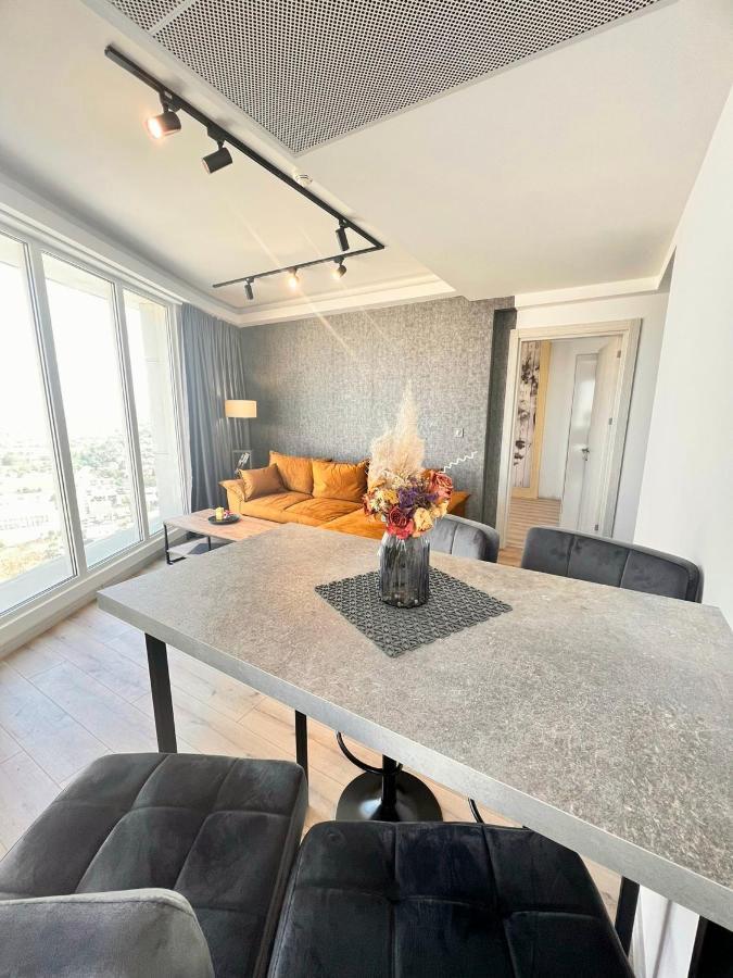 Alfred Sky Smart Apartment 29Th Skopje Buitenkant foto