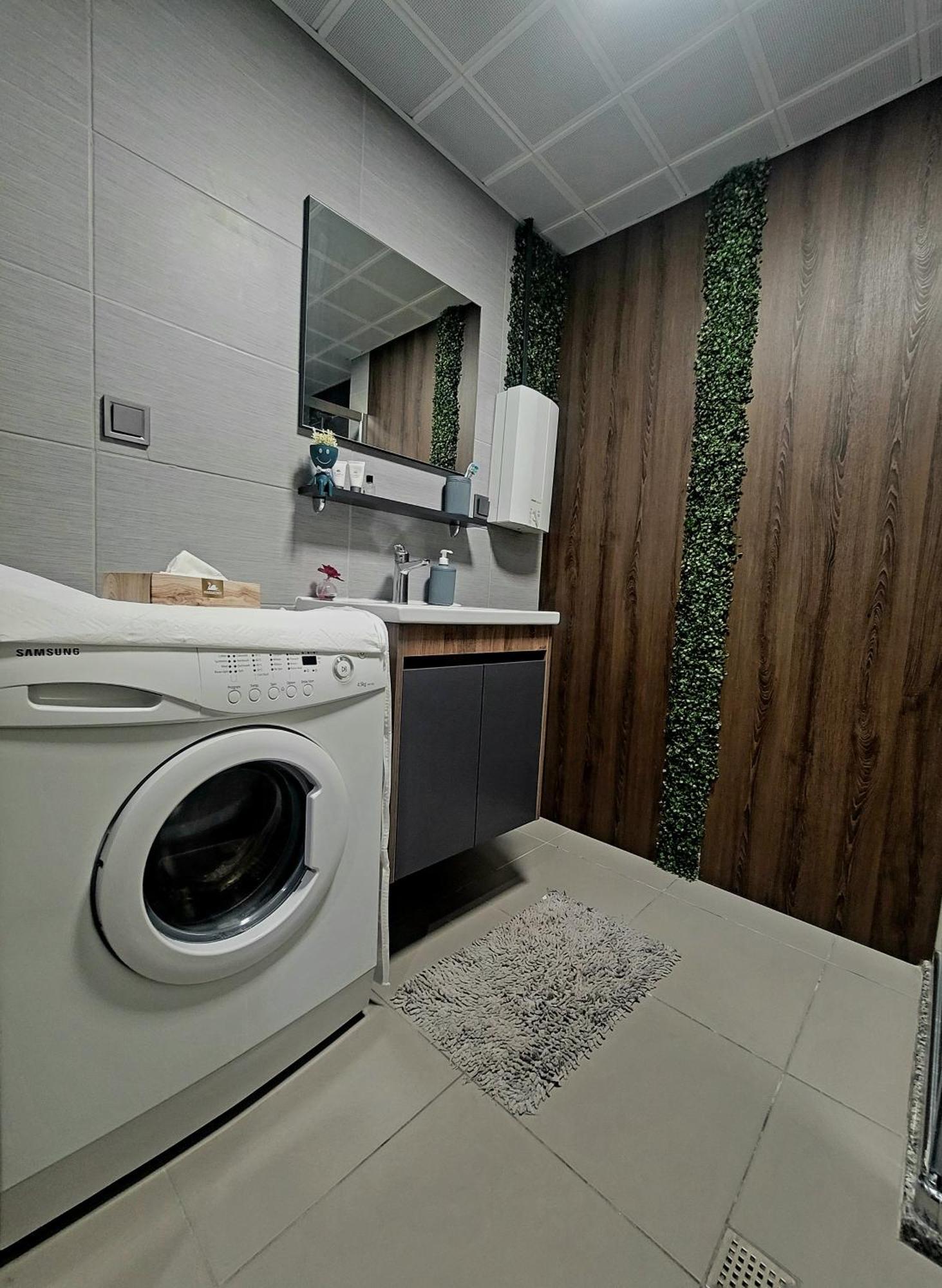 Alfred Sky Smart Apartment 29Th Skopje Buitenkant foto