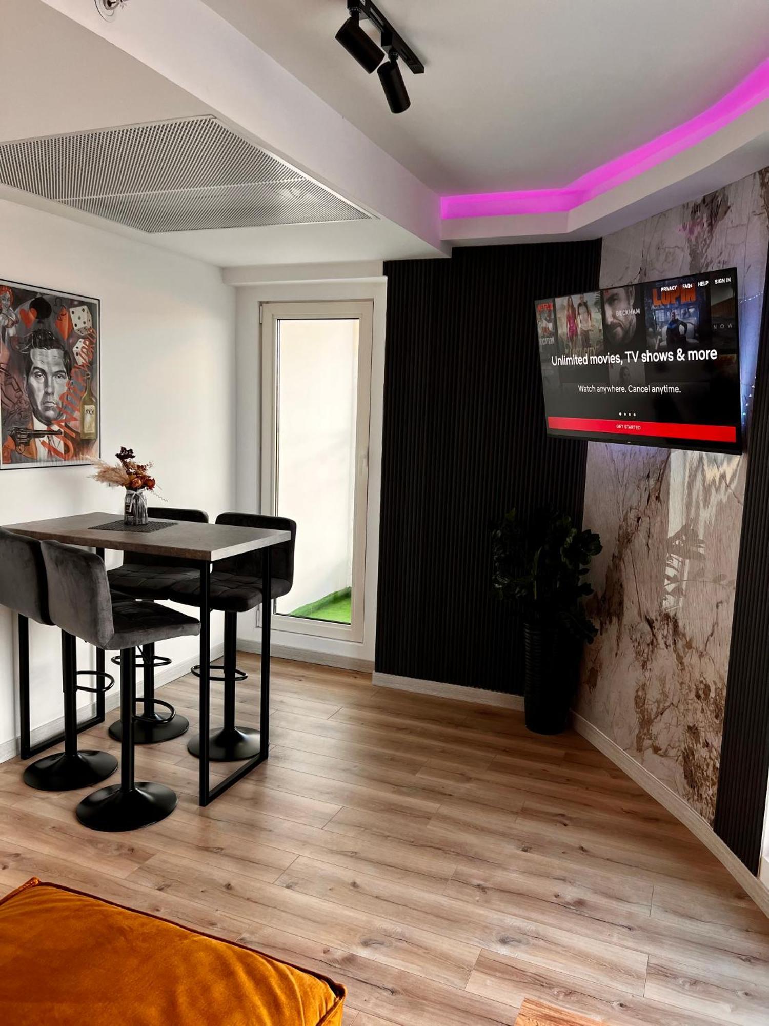 Alfred Sky Smart Apartment 29Th Skopje Buitenkant foto