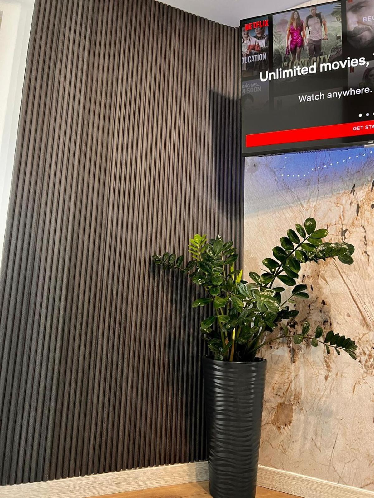 Alfred Sky Smart Apartment 29Th Skopje Buitenkant foto